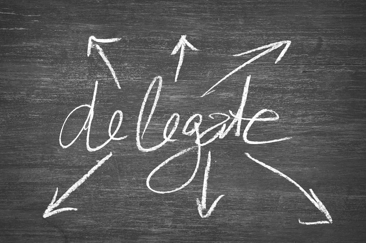 Comment déléguer efficacement quand on est entrepreneur découvrez comment la délégation peut améliorer la productivité et l'efficacité au sein de votre équipe. apprenez les meilleures pratiques pour déléguer efficacement tout en développant les compétences de vos collaborateurs.
